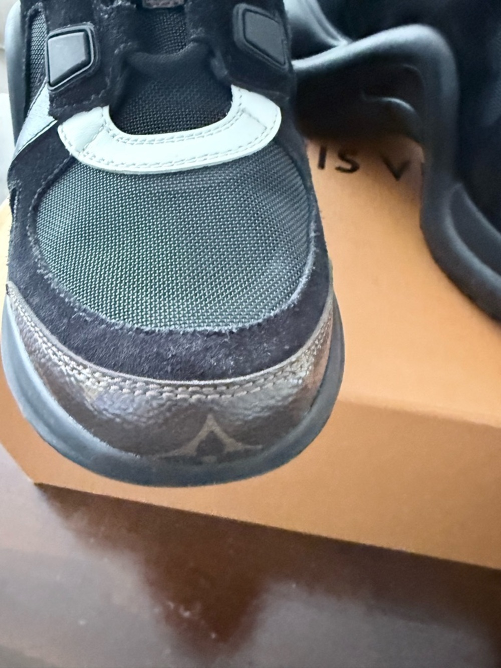 Louis Vuitton Archlight Black and White Trainer Sneakers - Picture 3 of 14